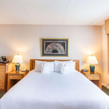 Ramada By Wyndham Thunder Bay Airlane Hotel المظهر الخارجي الصورة