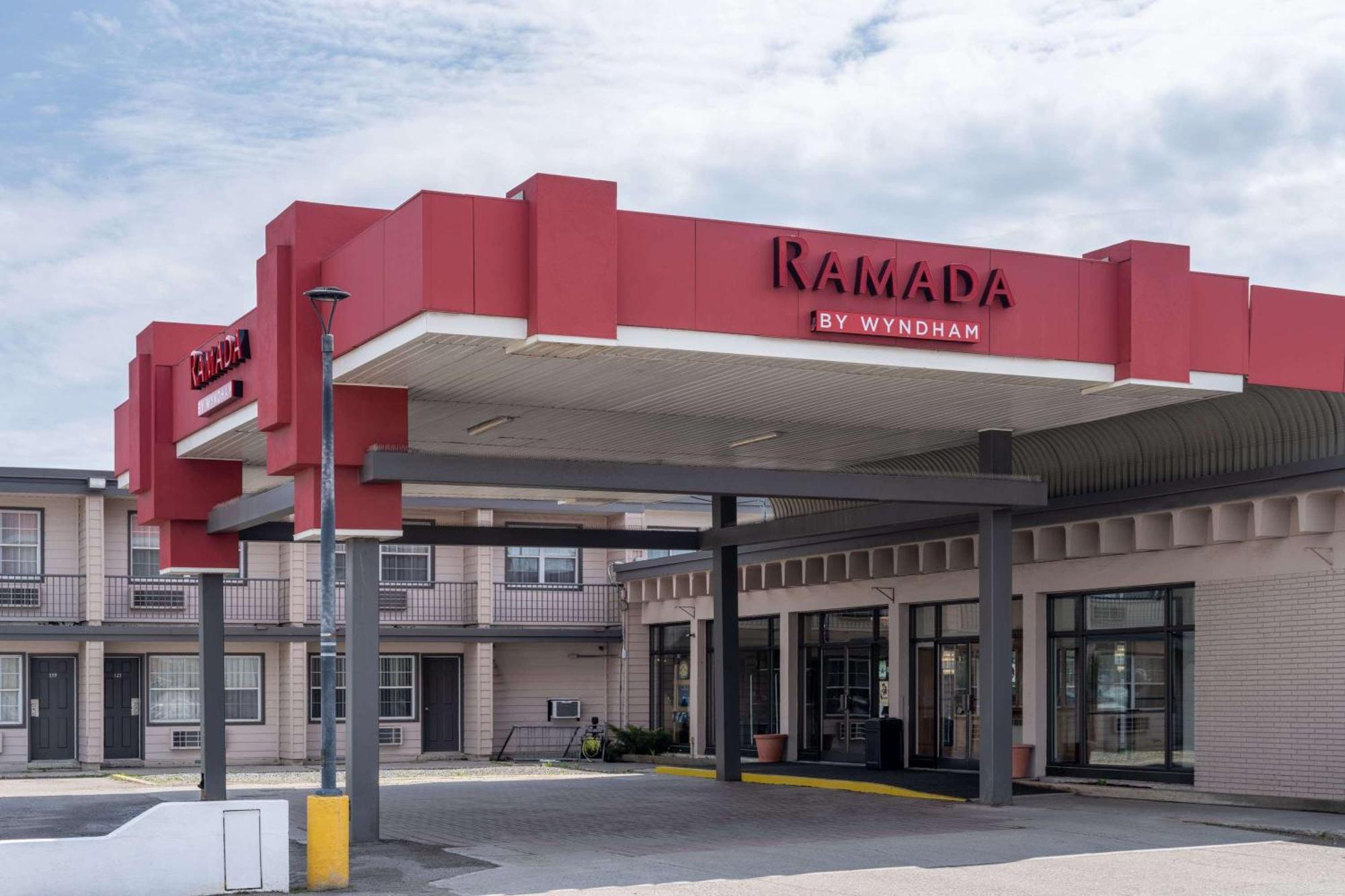 Ramada By Wyndham Thunder Bay Airlane Hotel المظهر الخارجي الصورة