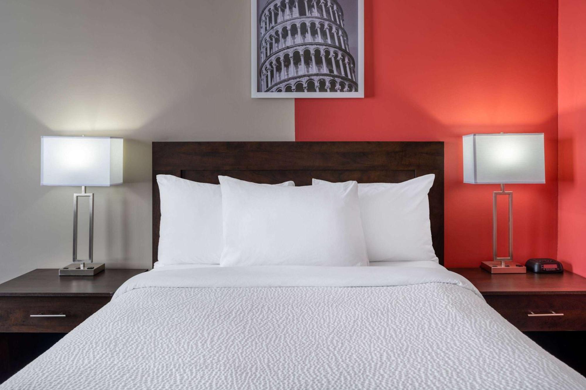 Ramada By Wyndham Thunder Bay Airlane Hotel المظهر الخارجي الصورة
