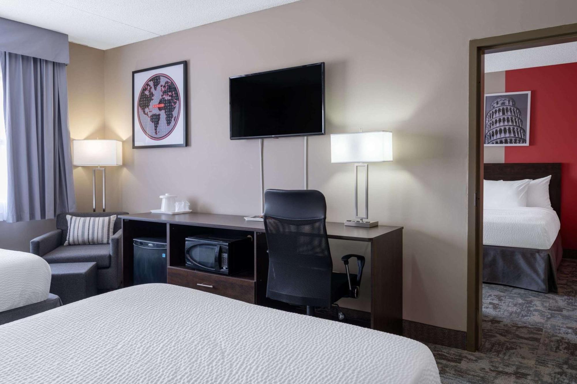 Ramada By Wyndham Thunder Bay Airlane Hotel المظهر الخارجي الصورة