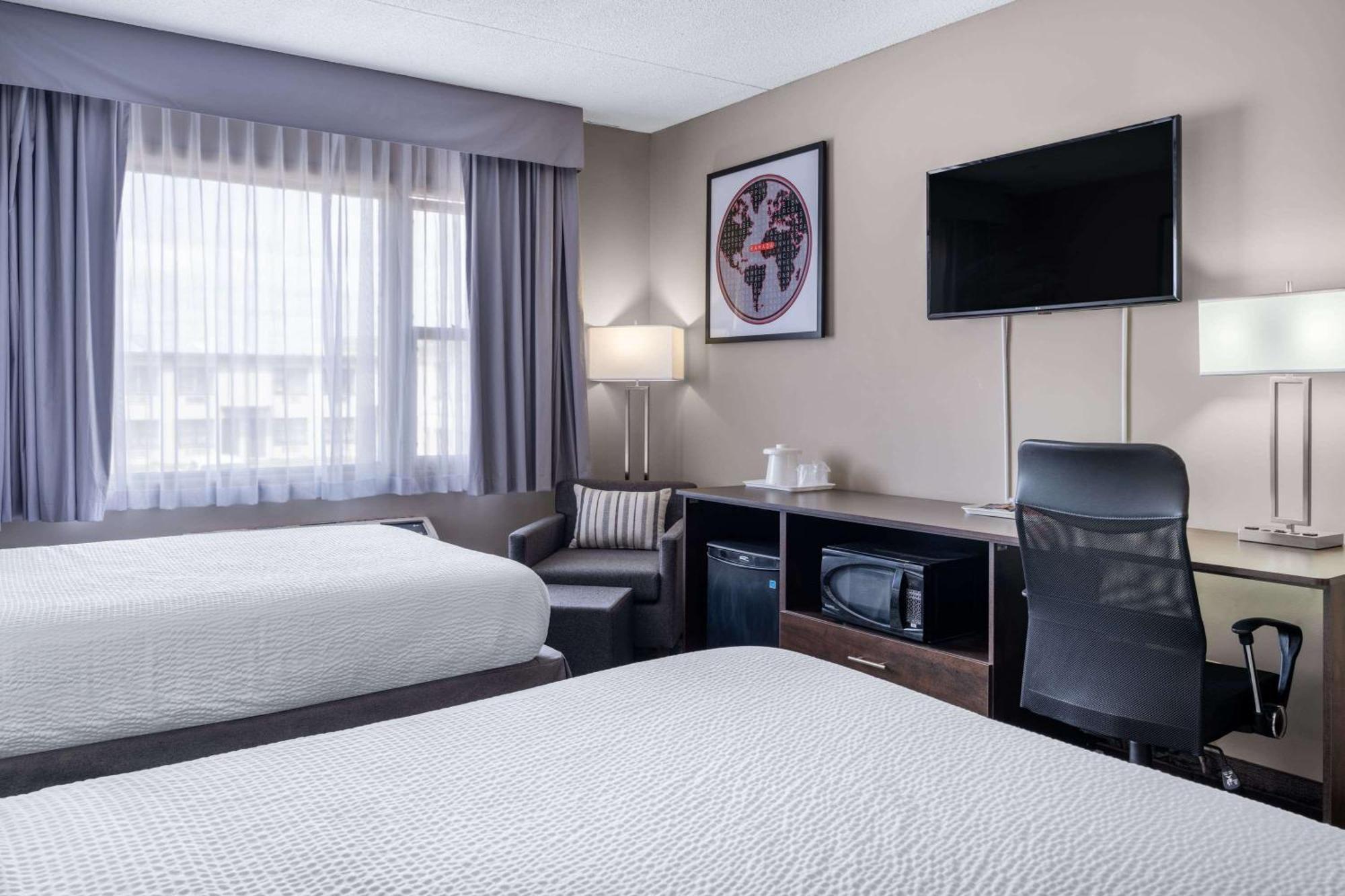 Ramada By Wyndham Thunder Bay Airlane Hotel المظهر الخارجي الصورة