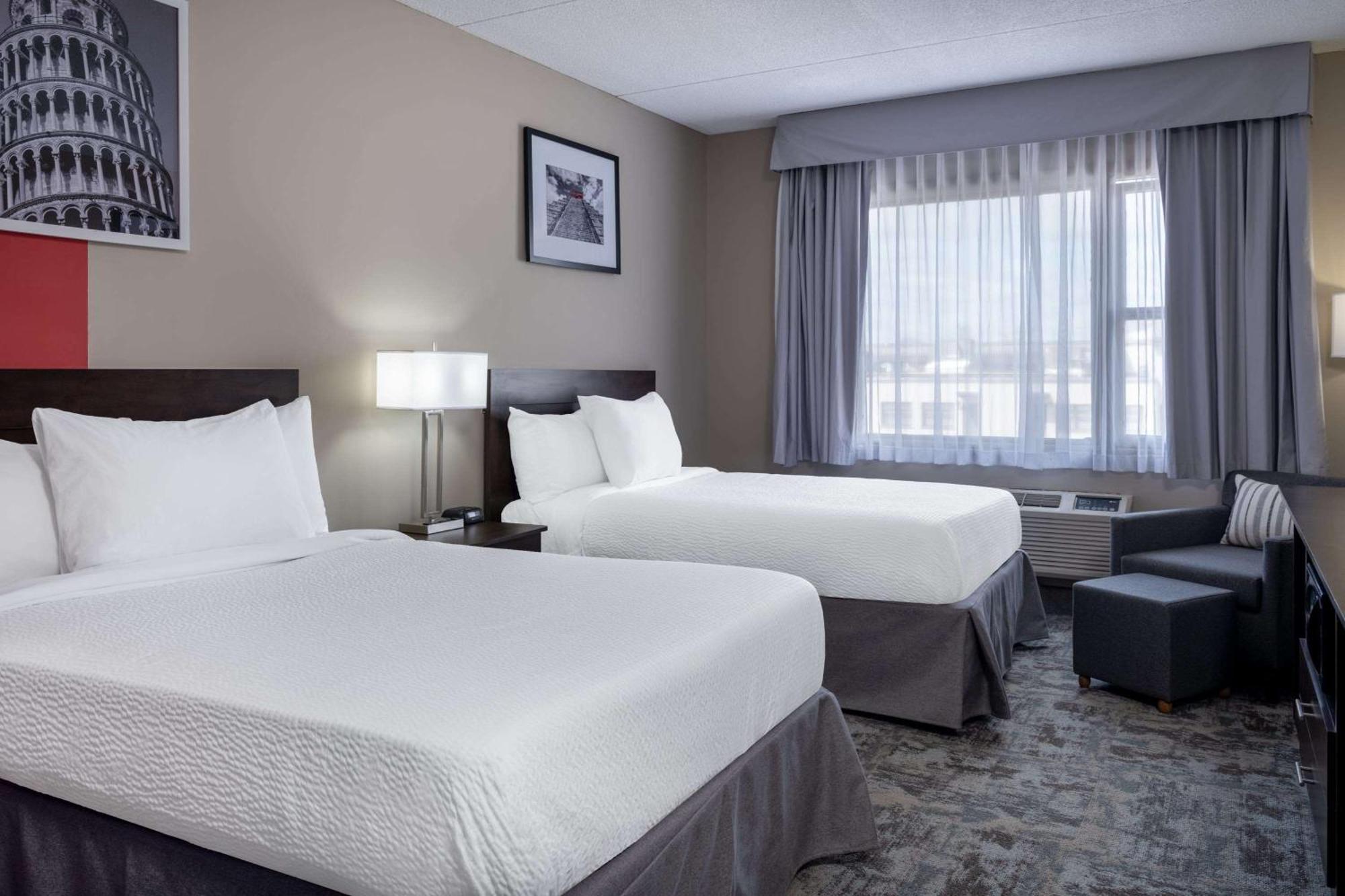 Ramada By Wyndham Thunder Bay Airlane Hotel المظهر الخارجي الصورة
