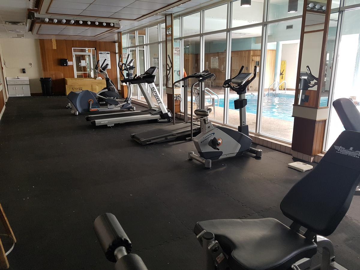 Ramada By Wyndham Thunder Bay Airlane Hotel المظهر الخارجي الصورة