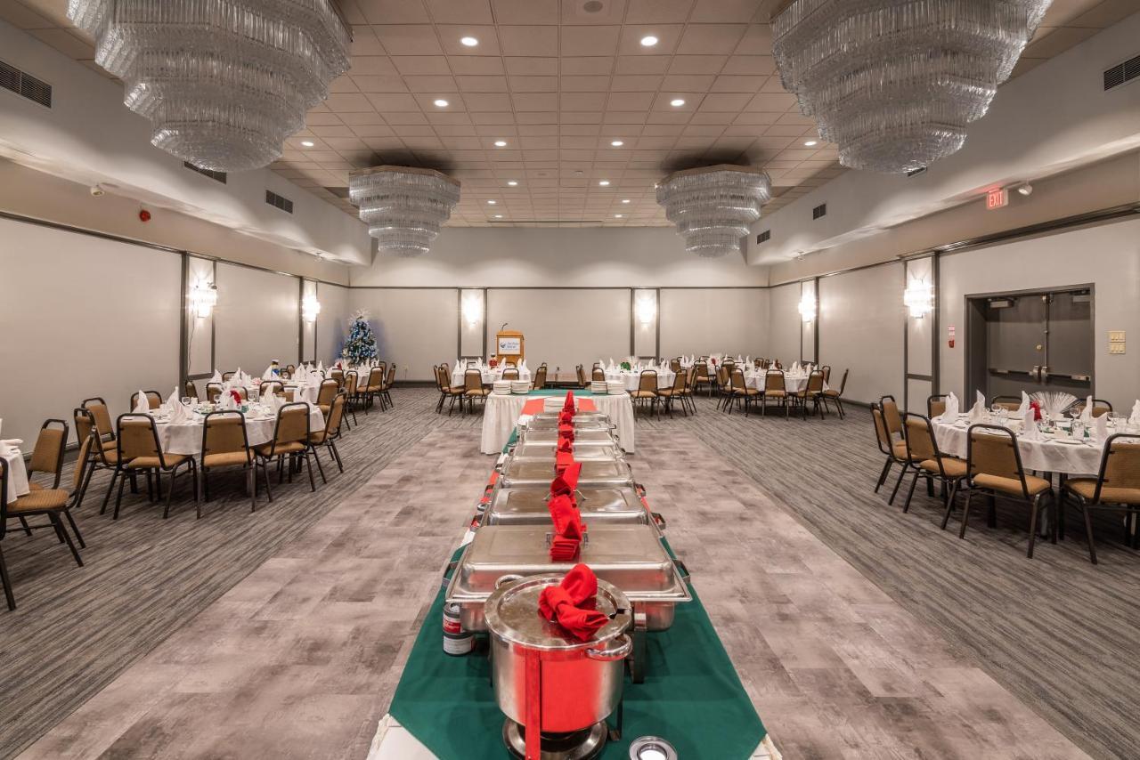 Ramada By Wyndham Thunder Bay Airlane Hotel المظهر الخارجي الصورة
