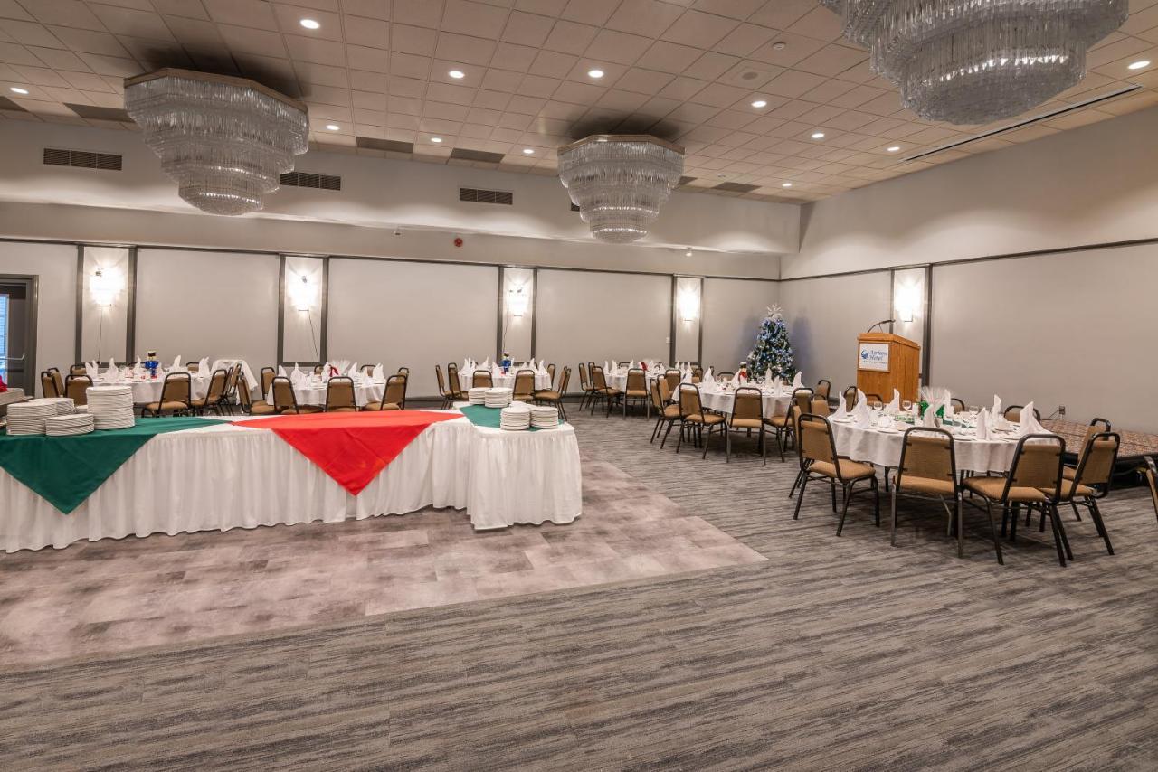 Ramada By Wyndham Thunder Bay Airlane Hotel المظهر الخارجي الصورة