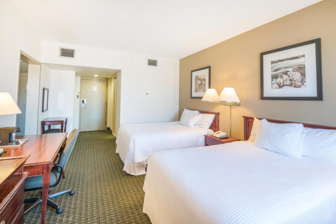Ramada By Wyndham Thunder Bay Airlane Hotel المظهر الخارجي الصورة